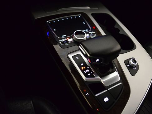 Used 2019 Audi Q7 2.0T Premium w/ Convenience Package image 12