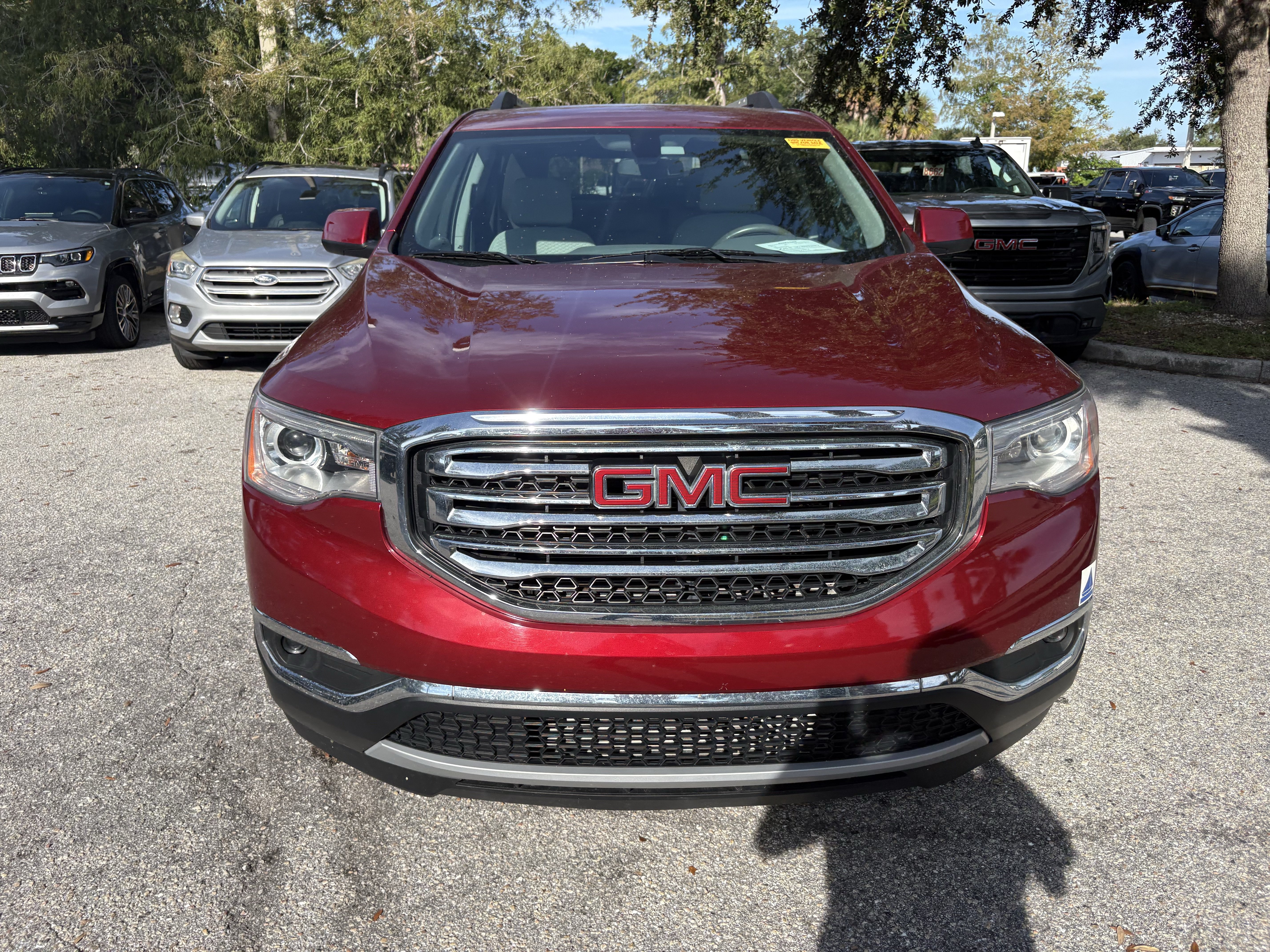 Used 2019 GMC Acadia SLE FWD image 2