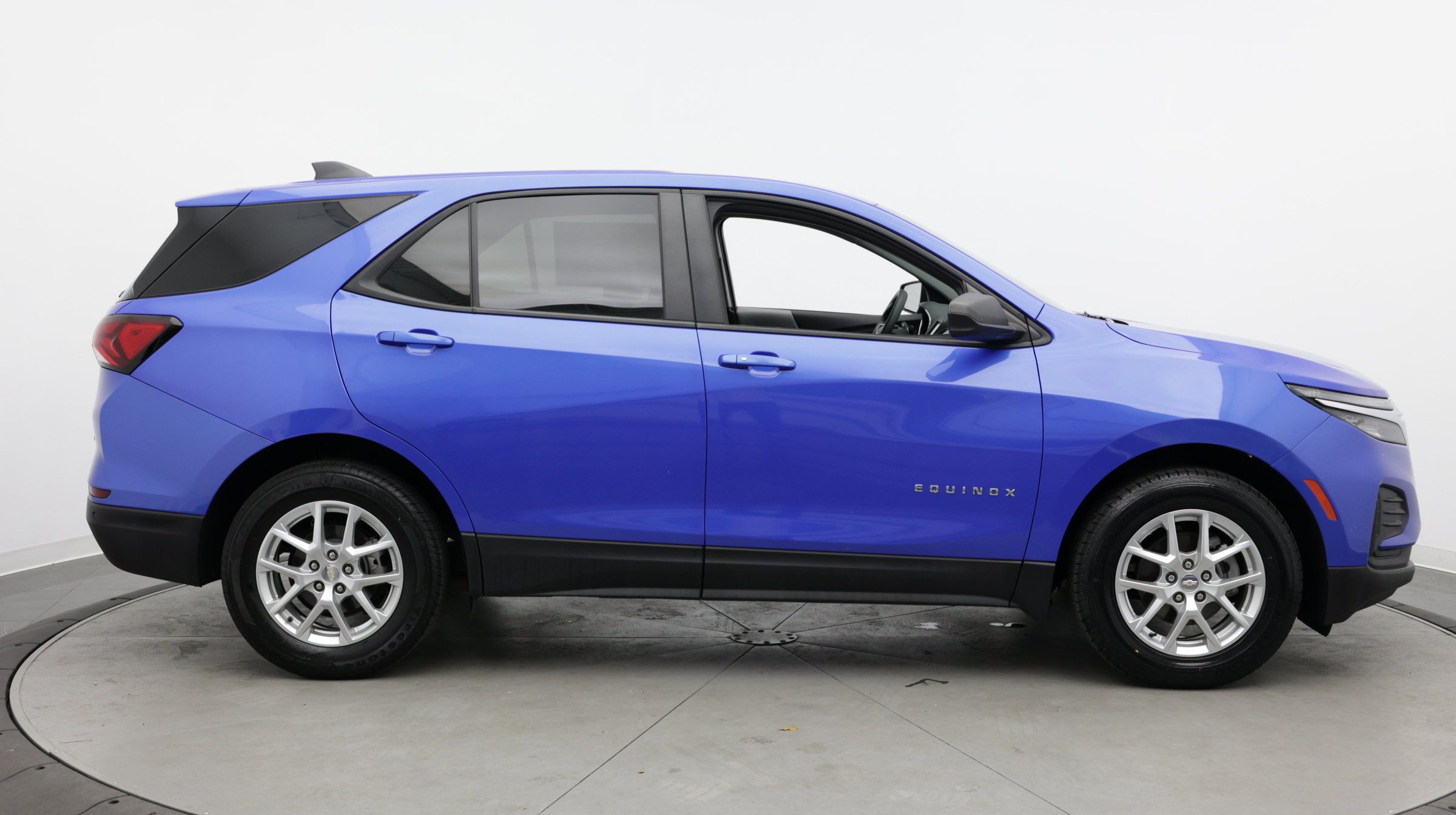 Used 2024 Chevrolet Equinox LS FWD image 8