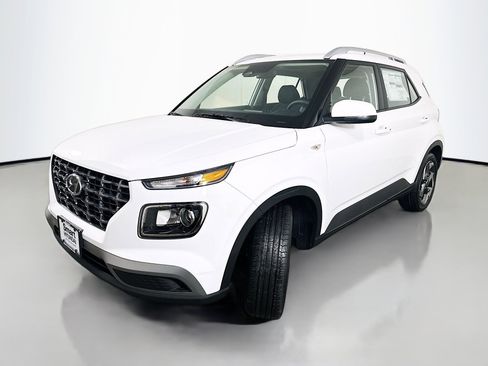 New 2026 Hyundai Venue SEL image 3