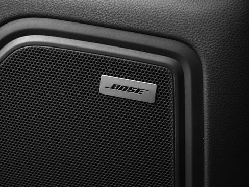 Used 2025 Porsche Macan image 37