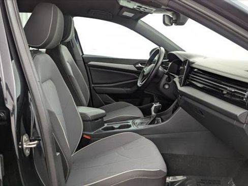 Used 2025 Volkswagen Jetta Sport FWD image 19