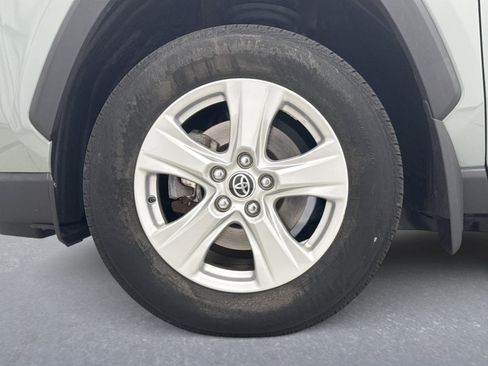 Used 2021 Toyota RAV4 XLE w/ Convenience Package AWD/4WD image 24