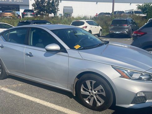 Used 2020 Nissan Altima 2.5 S FWD image 5