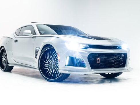 Used 2017 Chevrolet Camaro LT w/ RS Package image 5