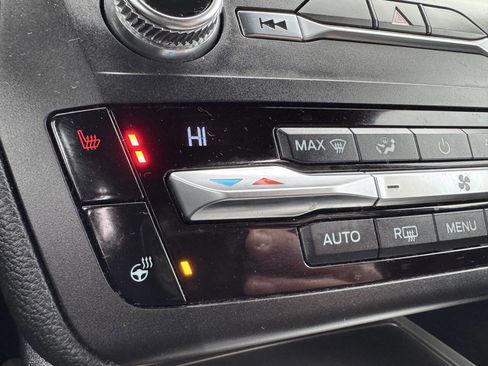 Used 2020 Ford Explorer XLT w/ Comfort Package image 22