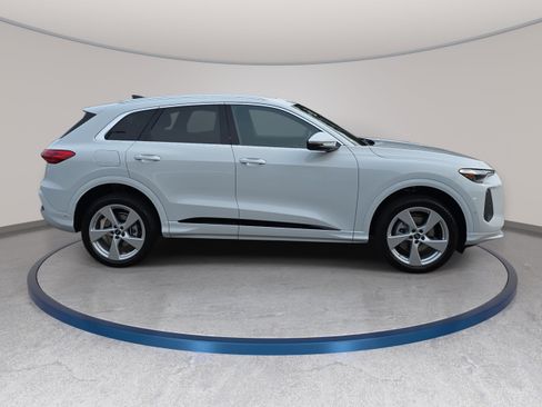New 2026 Audi Q5 Premium Plus AWD/4WD image 4