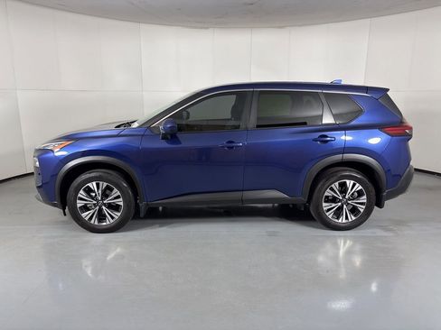 Used 2023 Nissan Rogue SV image 5