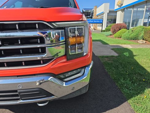 Used 2023 Ford F150 Lariat w/ Trailer Tow Package AWD/4WD image 10