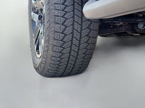 Used 2025 Chevrolet Colorado Trail Boss AWD/4WD image 41