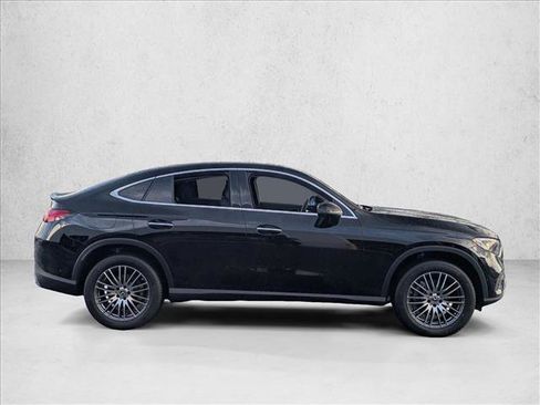 Certified 2025 Mercedes-Benz GLC 300 4MATIC image 4