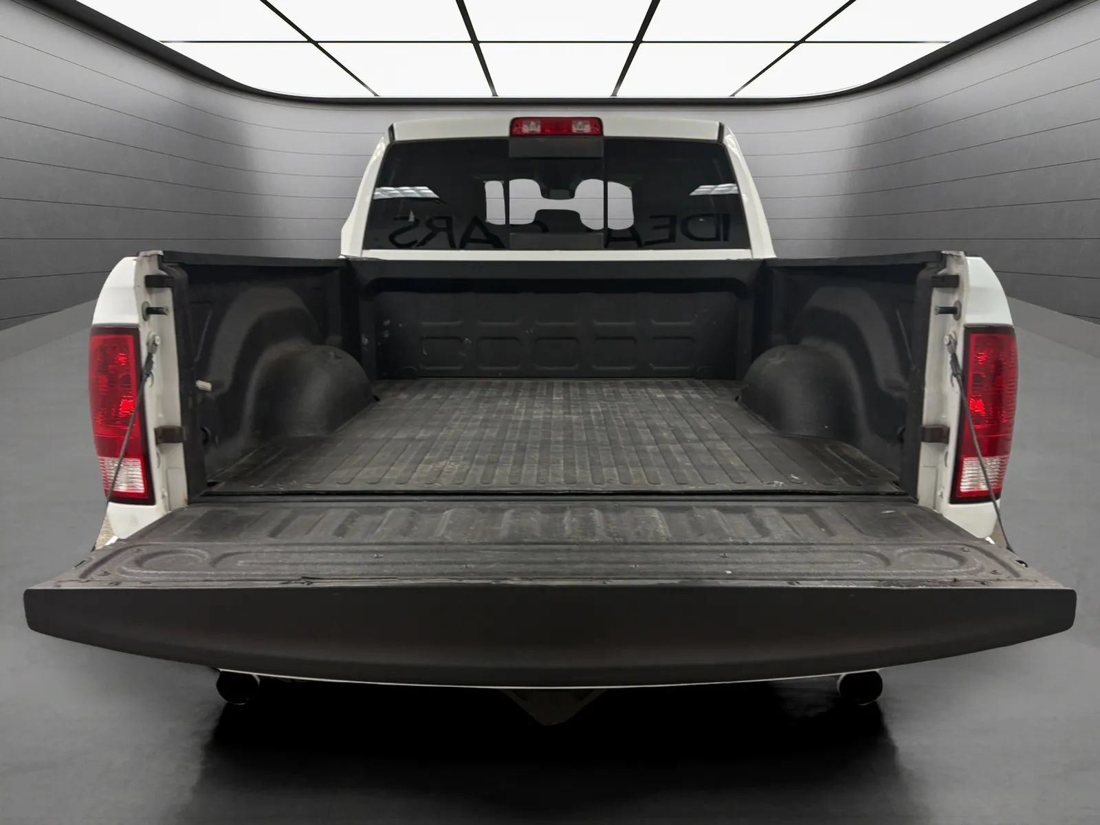 Used 2017 RAM 1500 Express w/ Express Value Package RWD image 19