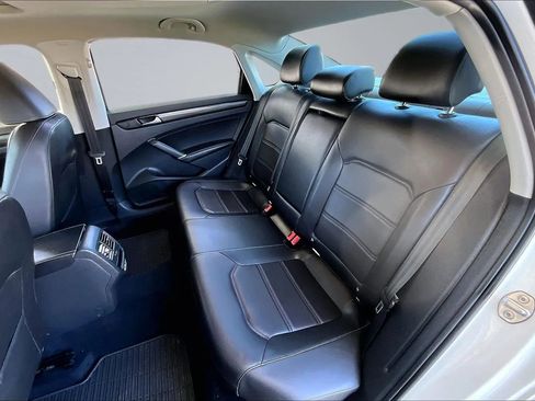 Used 2020 Volkswagen Passat 2.0T R-Line FWD image 19