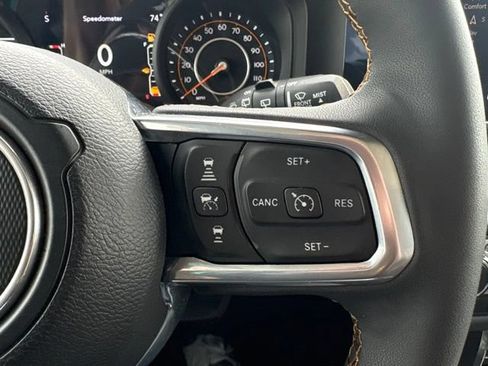 Used 2024 Jeep Wrangler Unlimited Sahara w/ Technology Group AWD/4WD image 21