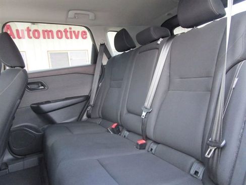 Used 2023 Nissan Rogue S image 18