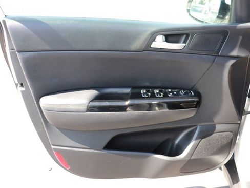 Used 2020 Kia Sportage EX FWD image 8