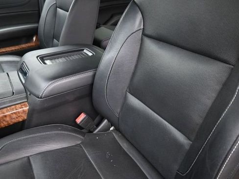 Used 2020 Chevrolet Suburban Premier AWD/4WD image 17