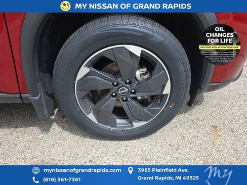 Used 2024 Nissan Rogue SV w/ SV Premium Package AWD/4WD image 33