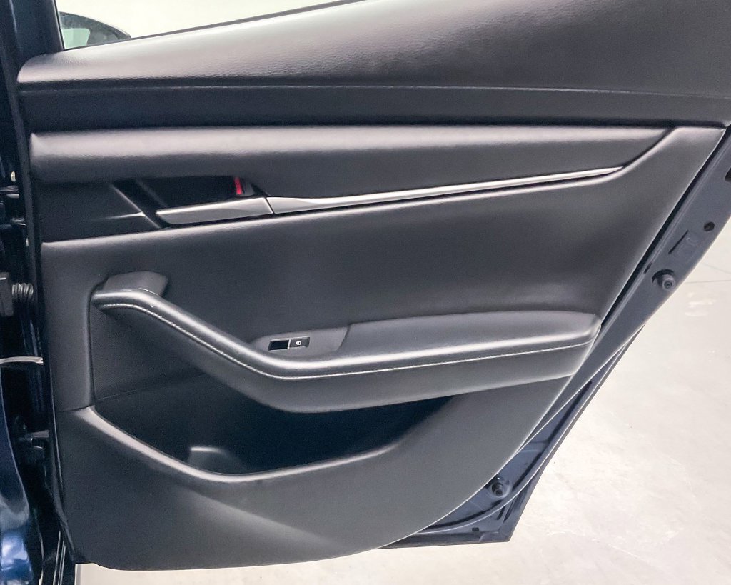 Used 2021 MAZDA MAZDA3 s FWD image 17
