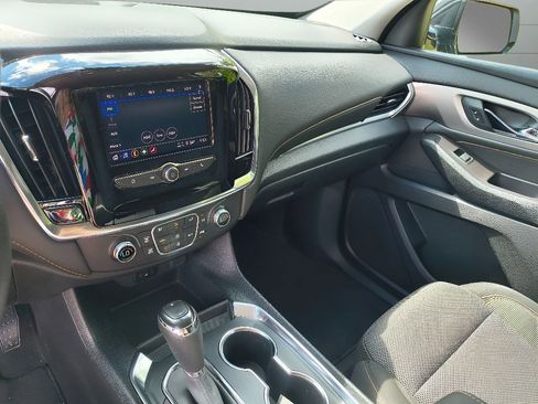 Used 2021 Chevrolet Traverse LS FWD image 19