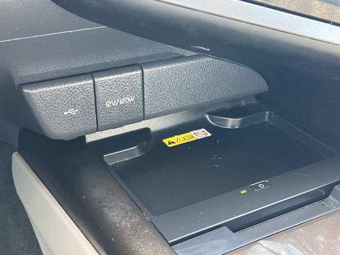 Used 2023 Toyota Camry XLE image 16