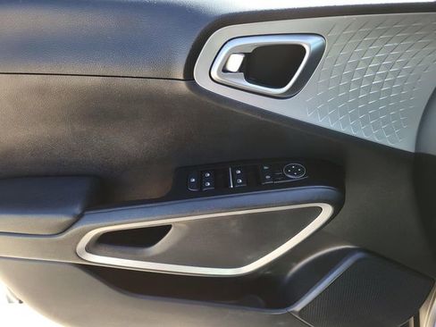 Used 2024 Kia Soul LX w/ Option Group 015 image 14