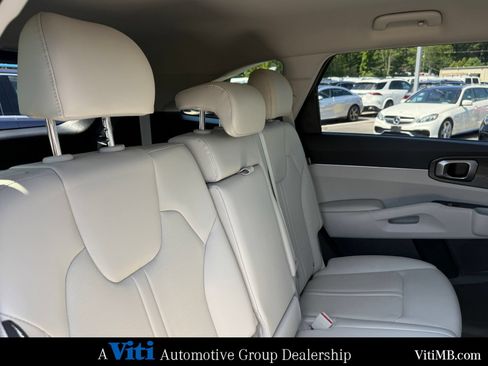 Used 2025 Kia Sorento S FWD image 26
