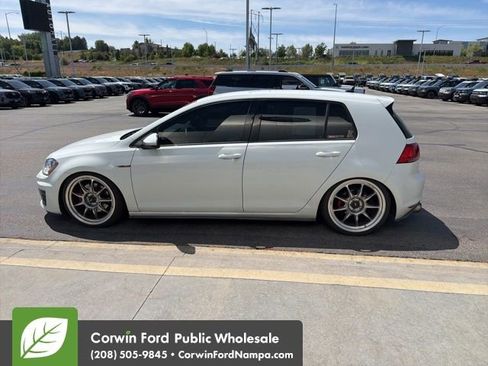Used 2017 Volkswagen Golf 4-Door FWD image 16