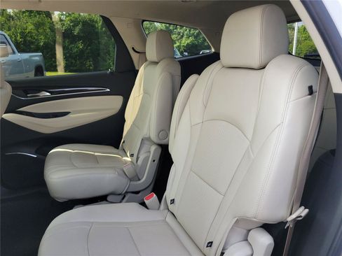 Used 2023 Buick Enclave Essence w/ Experience Buick Package FWD image 13