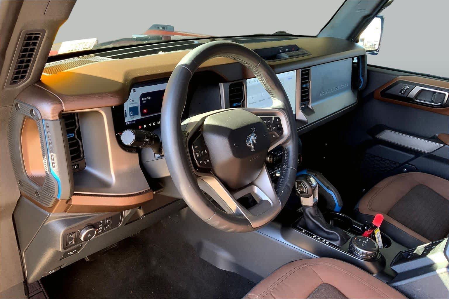 Used 2022 Ford Bronco Outer Banks AWD/4WD image 16