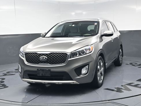 Used 2016 Kia Sorento SX image 11