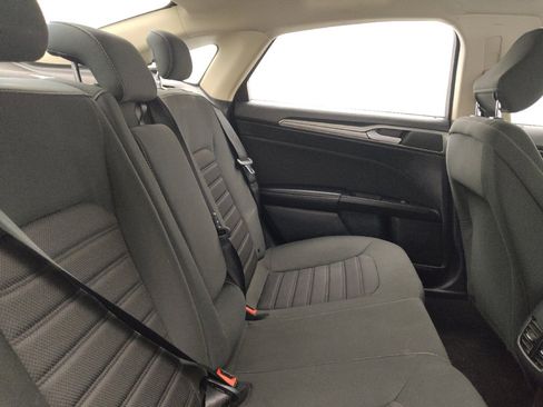 Used 2020 Ford Fusion SE FWD image 19