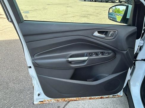 Used 2015 Ford Escape SE FWD image 14