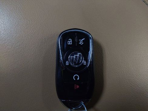 Used 2018 Buick Enclave Essence image 32