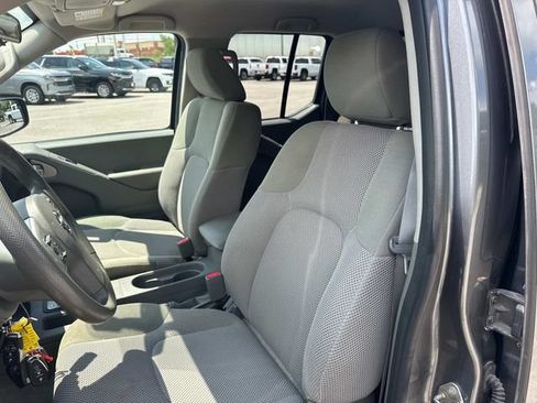 Used 2018 Nissan Frontier SV RWD image 21