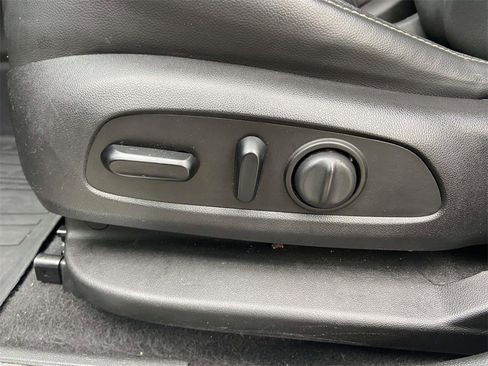 Used 2017 GMC Acadia SLT image 18