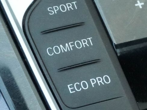 Used 2023 BMW X3 sDrive30i w/ M Sport Package RWD image 30