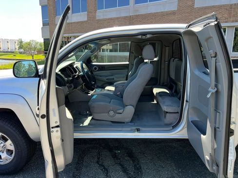 Used 2005 Toyota Tacoma 4x4 Access Cab image 16