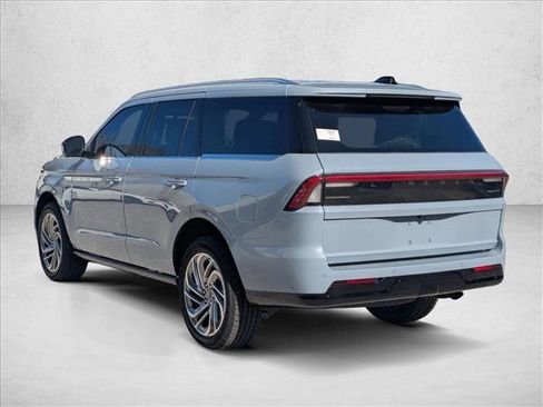 New 2025 Lincoln Navigator Reserve image 8