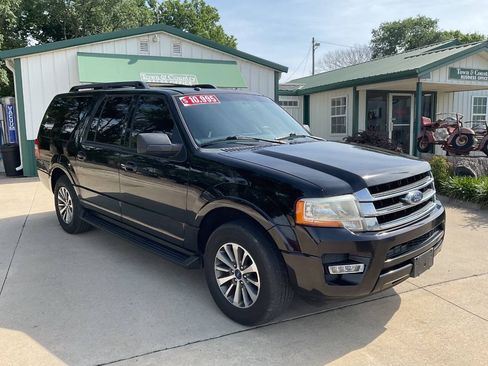 Used 2017 Ford Expedition EL XLT RWD image 3