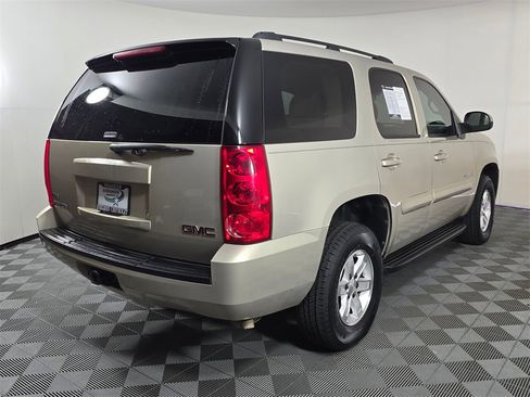 Used 2008 GMC Yukon SLE w/ Exterior Appearance Package image 7