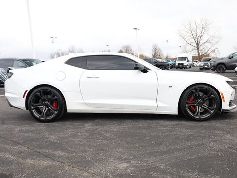Used 2019 Chevrolet Camaro SS image 3