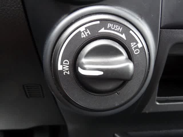 Used 2023 Nissan Titan SV AWD/4WD image 20