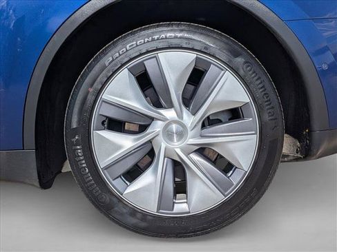 Used 2022 Tesla Model Y Long Range AWD/4WD image 25