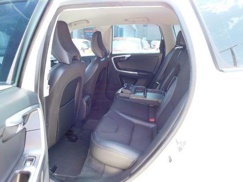 Used 2016 Volvo XC60 T5 FWD image 26
