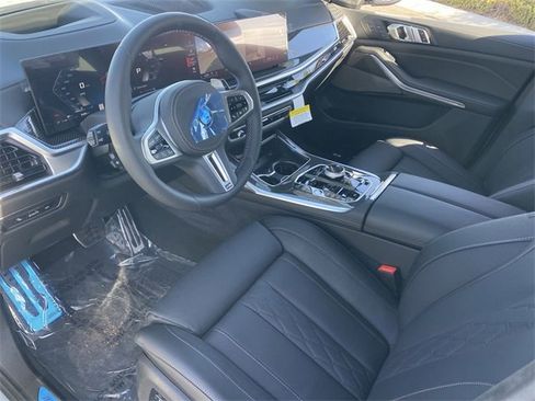New 2025 BMW X7 M60i image 18