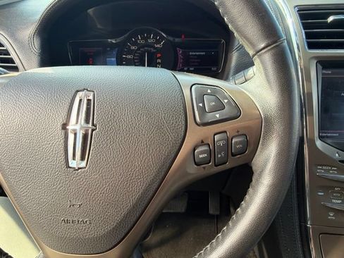 Used 2012 Lincoln MKX FWD image 24