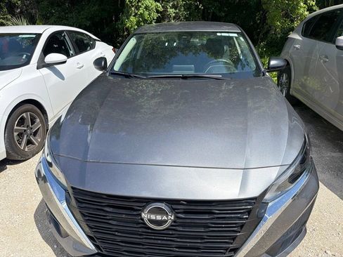Used 2025 Nissan Altima 2.5 SV FWD image 6