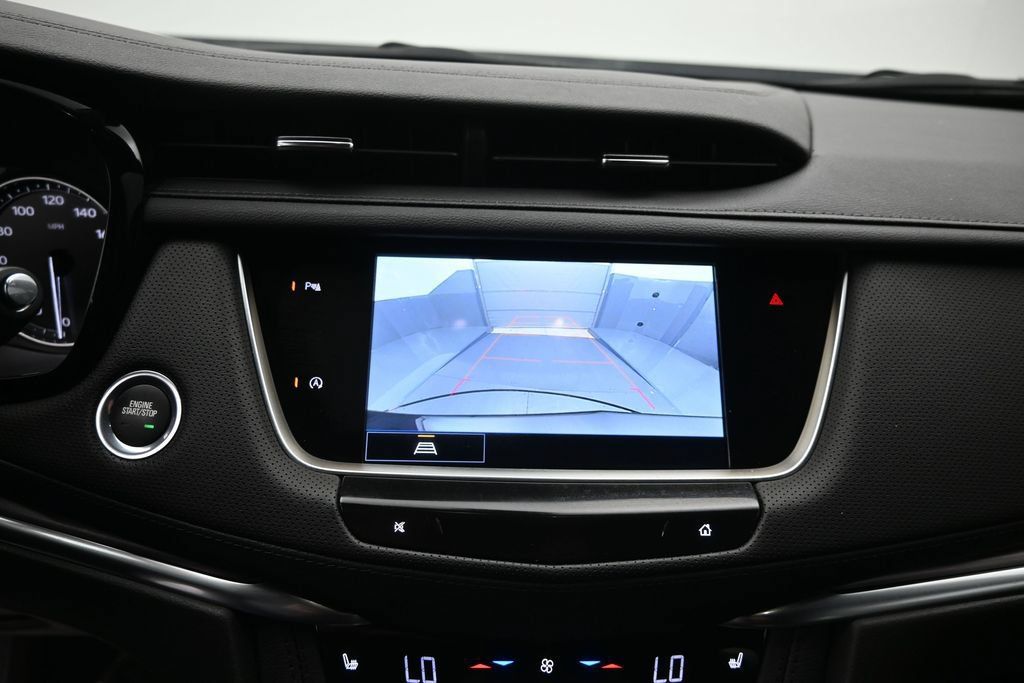 Certified 2025 Cadillac XT5 Luxury FWD image 11