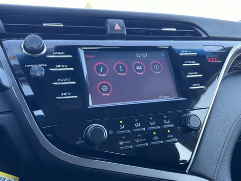 Used 2018 Toyota Camry LE image 13